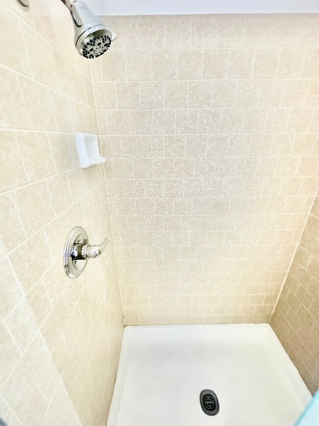 Building Photo - 3/2 Near Woodward Park