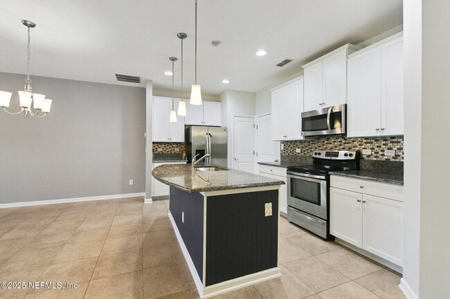 Building Photo - 3215 Chestnut Ridge Way
