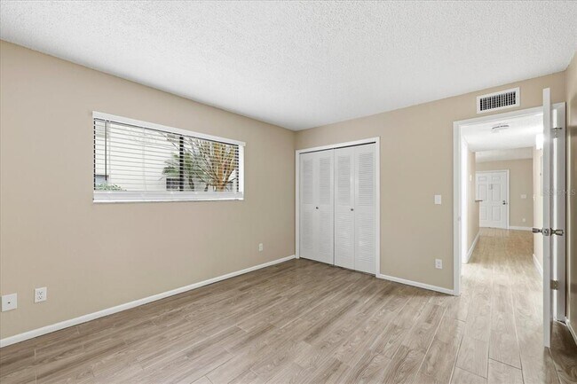 Building Photo - 3300 Fox Chase Cir