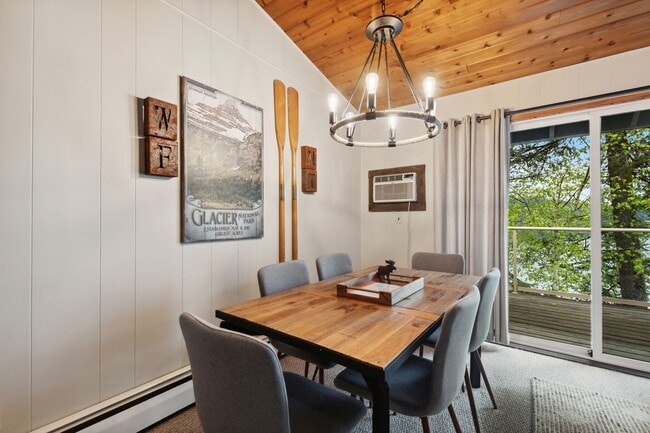 Building Photo - 1 bedroom, 1 bath Condo on Whitefish Lake