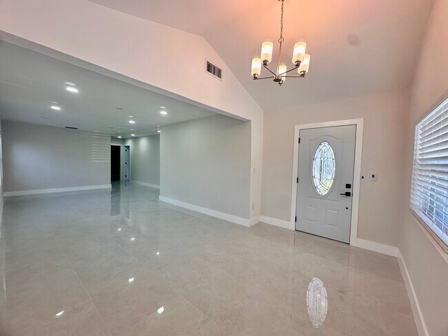 Building Photo - 2117 SW 62nd Ave