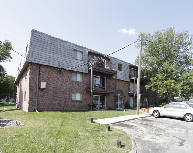 Building Photo - Whispering Isle Apartments