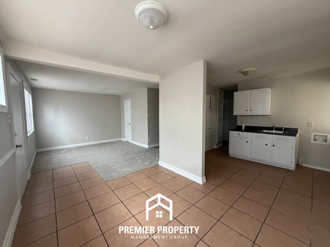 Building Photo - Cozy 3BR Memphis Home with Fenced Yard, Bright Living Space & Convenient Layout