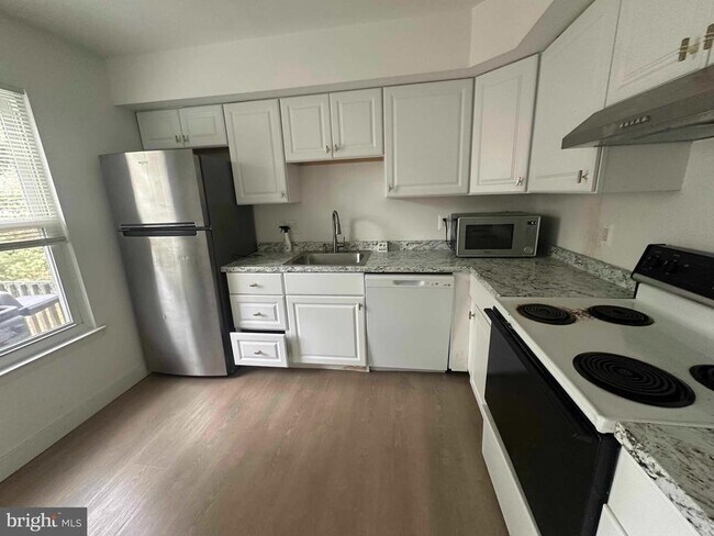 Building Photo - 104 Willow Turn