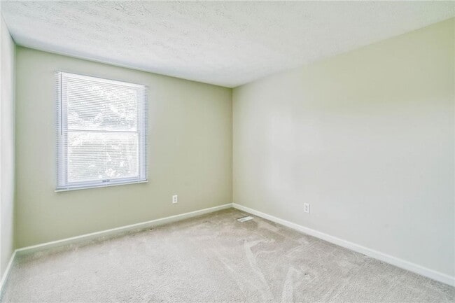 Building Photo - 7 Bramblewood Ln