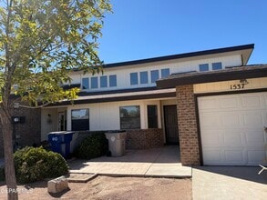 Building Photo - 1531 Common Dr