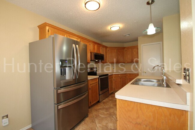 Building Photo - 1802 Mattie Dr
