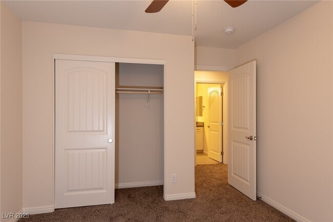 Building Photo - 2926 Caxton Grove Dr