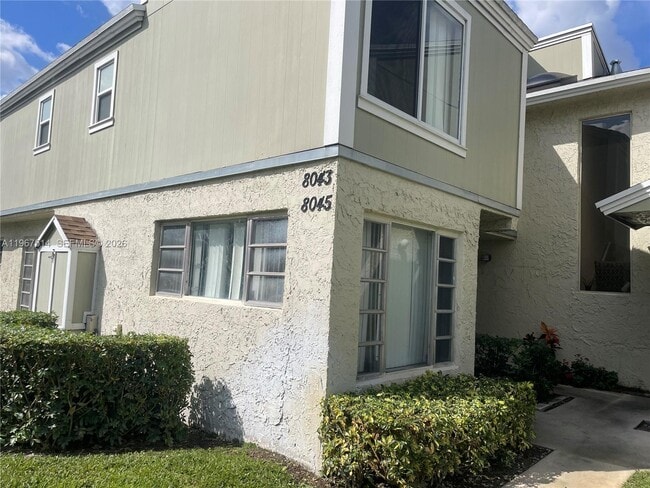 Building Photo - 8043 Lagos De Campo Blvd