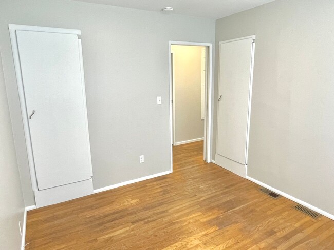 Building Photo - Parkrose Heights neighborhood, 3 bedroom, ...