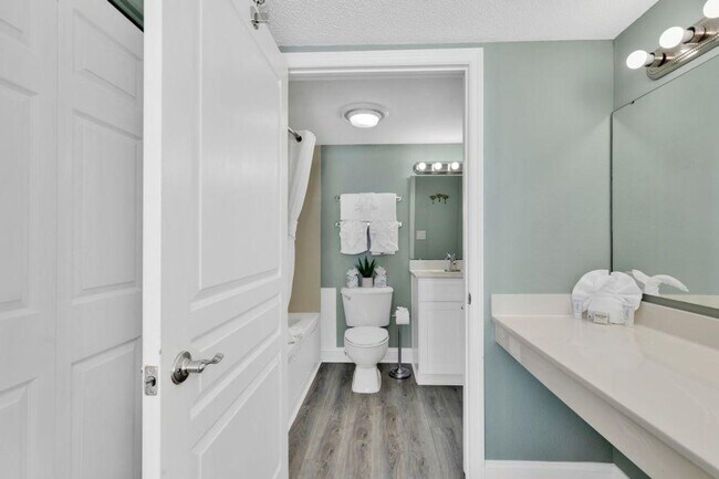 Building Photo - 2701 S Ocean Blvd