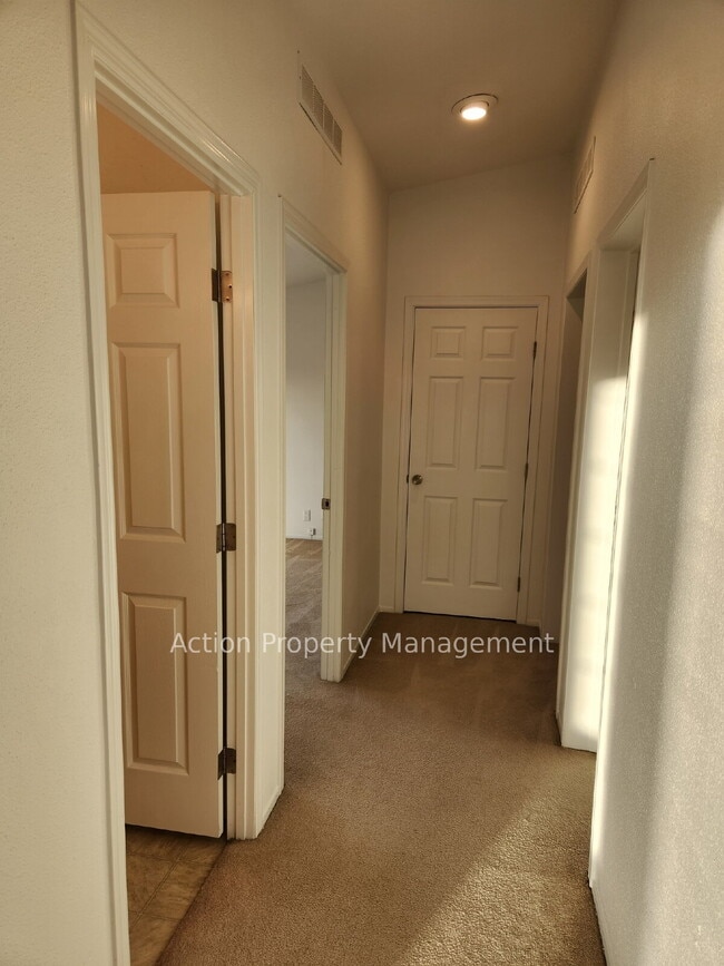 Building Photo - 3 bed 2 bath 2 car garage w/ great views in Sequim