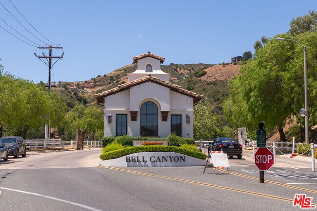 Building Photo - 6 Buckskin Ct