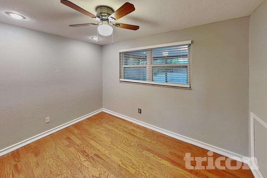 Building Photo - 1705 Coppertree Dr