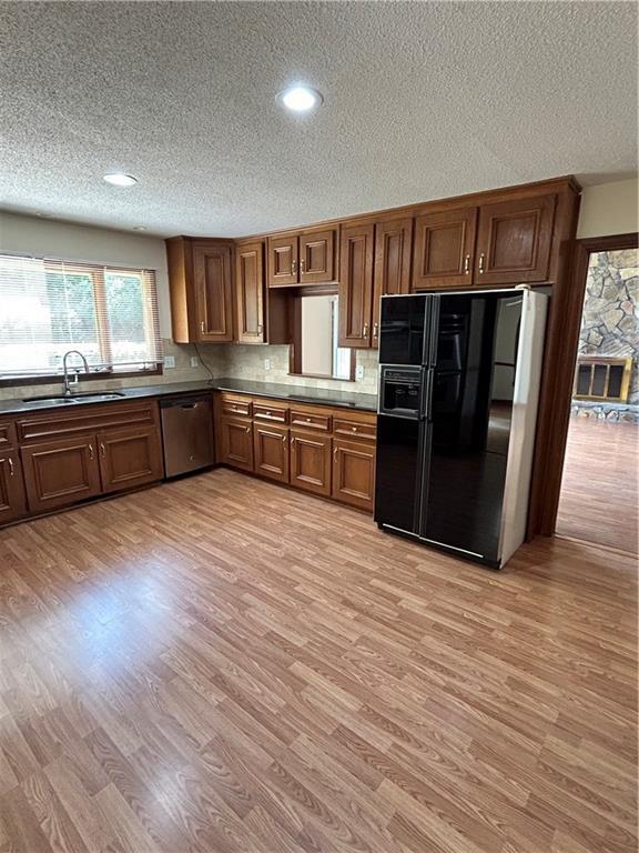 Building Photo - 115 Nesbit Ferry Pl