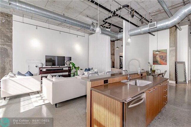 Building Photo - 434 NW 1st Ave