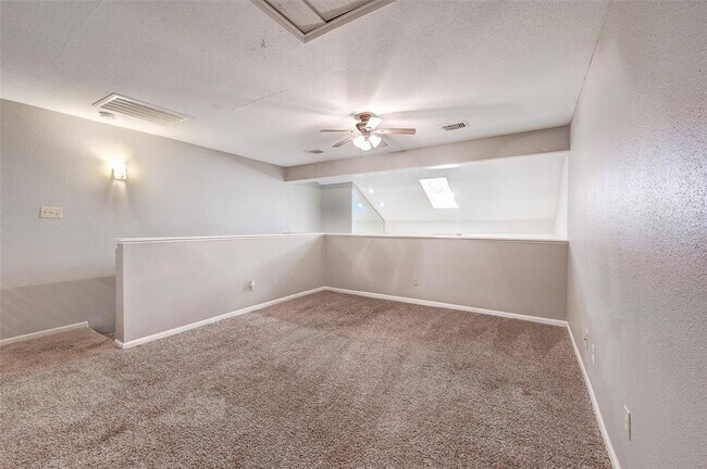 Building Photo - 16800 Sugar Pine Dr