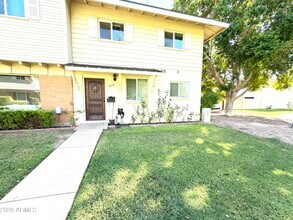 Building Photo - 4460 E Belleview St