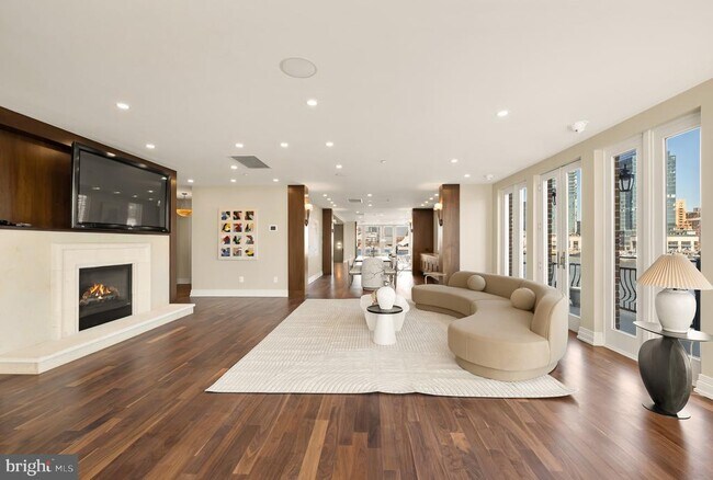 Building Photo - 622 Ponte Villas N