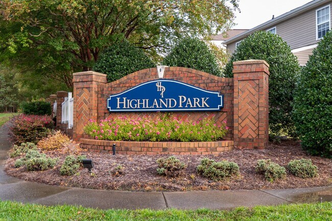 Building Photo - Spacious Home with Oversized Bedrooms & Op...