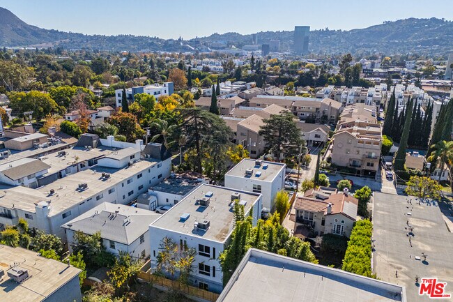 Building Photo - 10801 Kling St