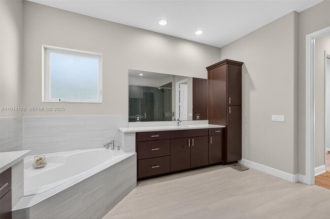 Building Photo - 18369 Mellen Ln