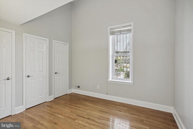 Building Photo - 676 4th St NE