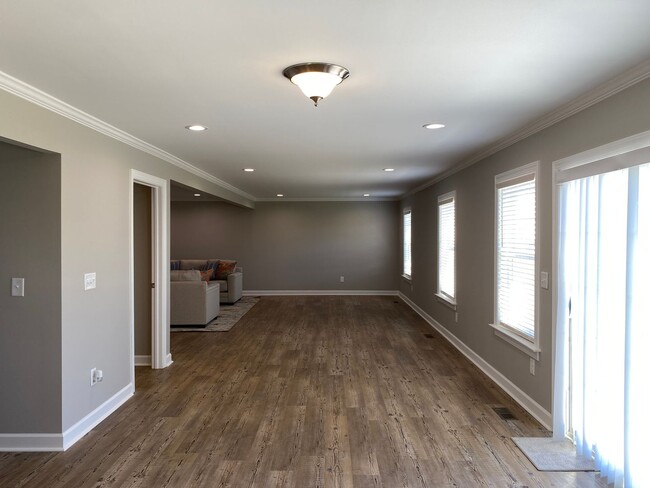 Building Photo - 189 Summerlyn Dr