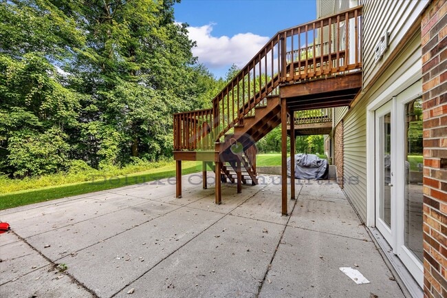 Building Photo - Beautiful 3 Bedroom in Alto – Updated, Spacious, Surrounded by Nature