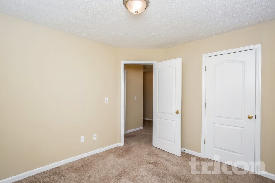 Building Photo - 5020 Towne Park Dr
