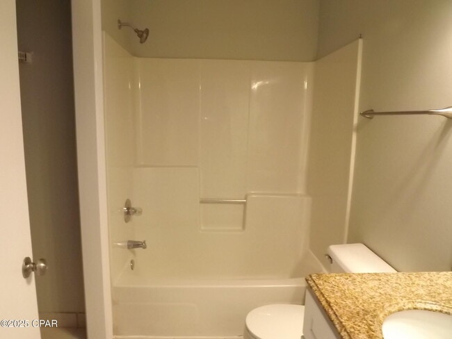 Building Photo - 2712 Oak Hammock Dr