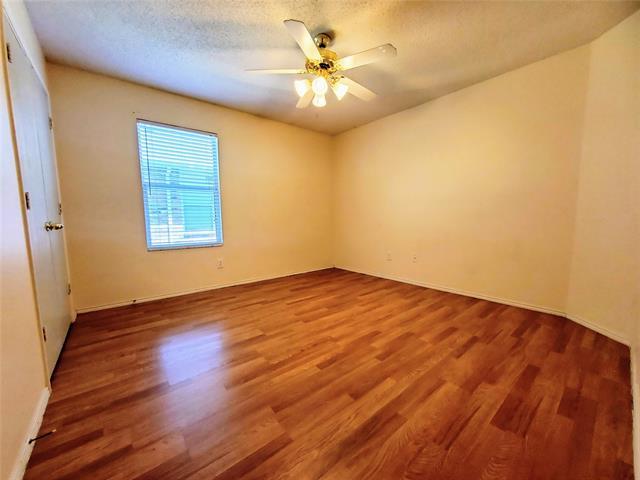 Building Photo - 2224 Red Oak Dr