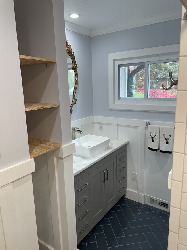 Building Photo - 104 Terrace Cir