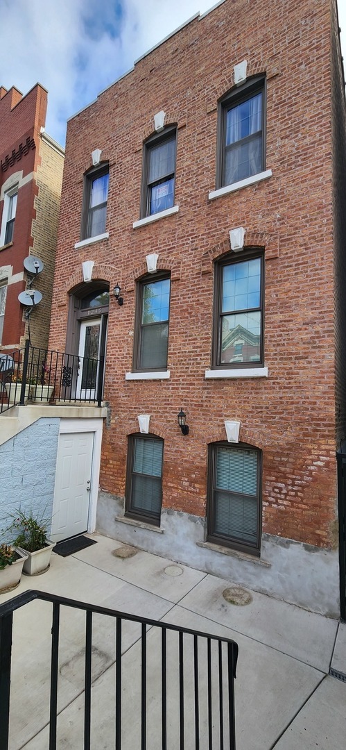 Primary Photo - 1245 N Cleaver St