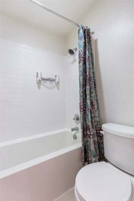 Building Photo - 4959 Camarillo Ln