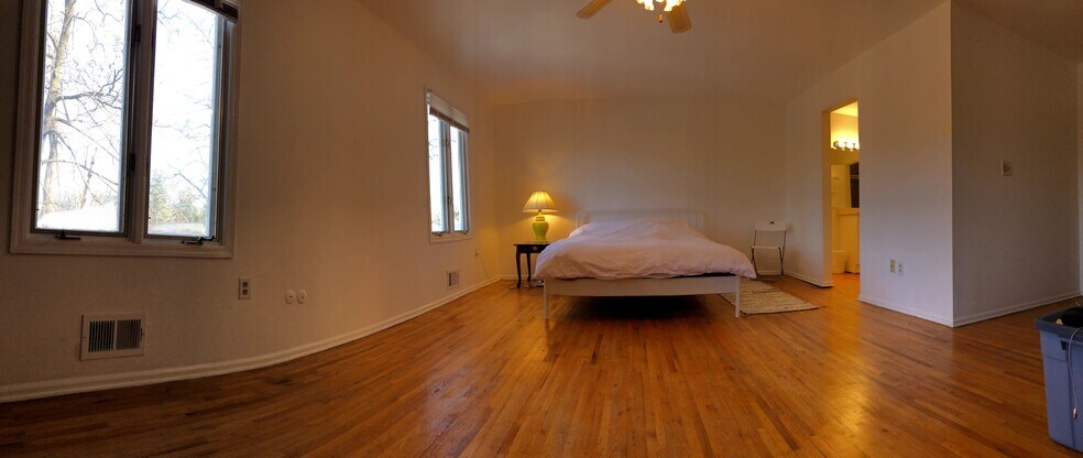 Bedroom master - 30 Phelps Ave