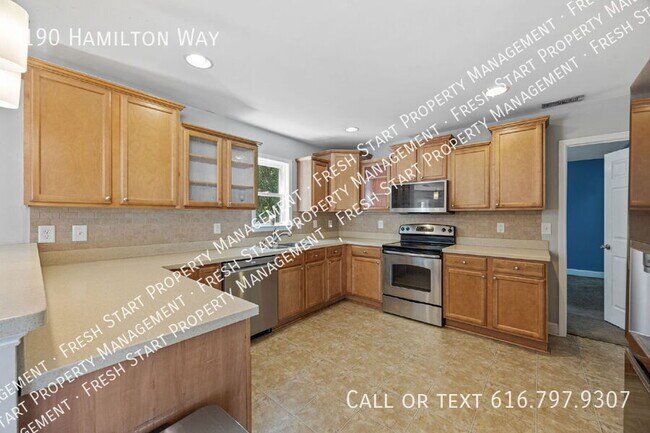 Building Photo - 190 Hamilton Way