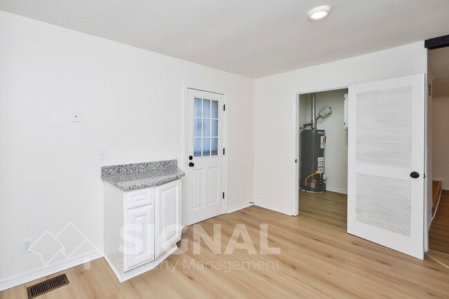 Building Photo - 432 Argonne Dr NE