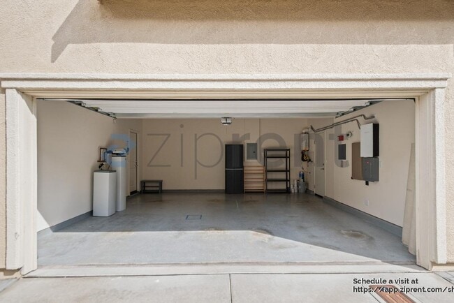 Building Photo - 2688 Randall Loop