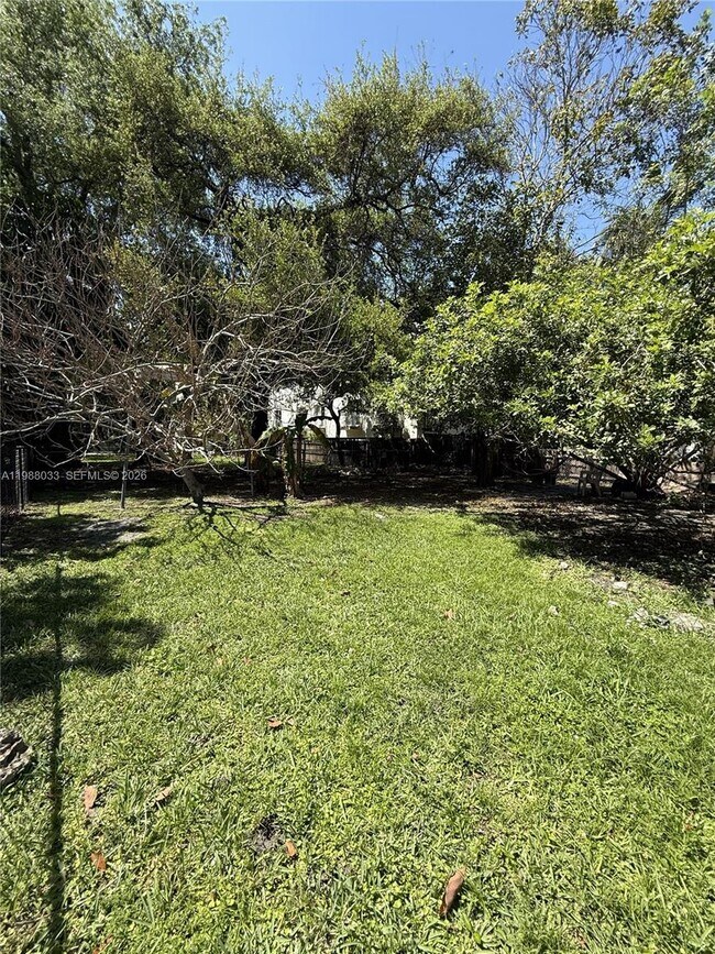 Building Photo - 1232 NW 8th Ct