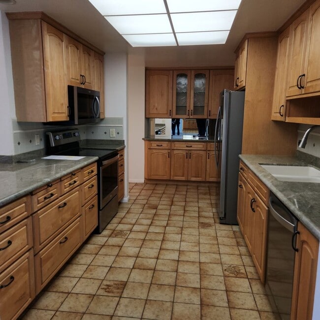 Building Photo - Mission Bay (Sail Bay) Crown Point 2bed 2bath 1625 sqft, Water View