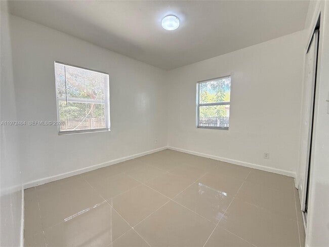 Building Photo - 911 NW 57th St