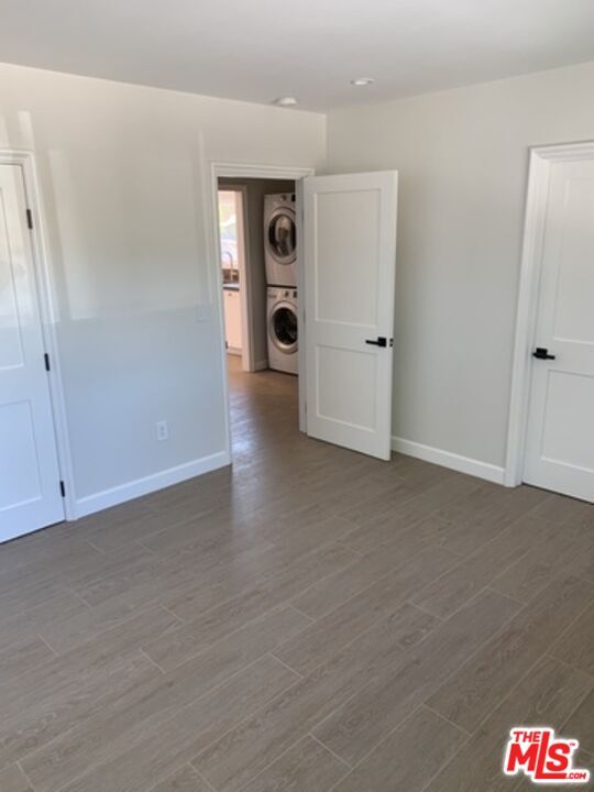 Building Photo - 9254 Balcom Ave