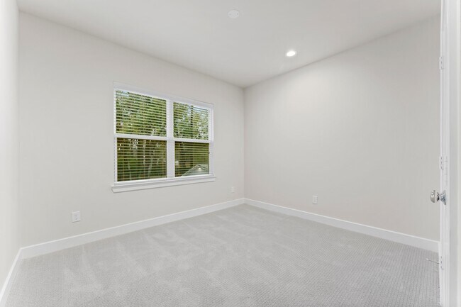 Building Photo - 5905 Haring Ln