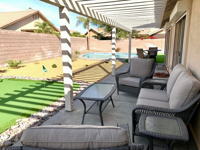 Building Photo - 78780 Birchcrest Cir