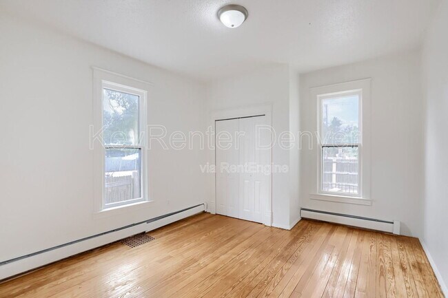 Building Photo - 1118 6th St