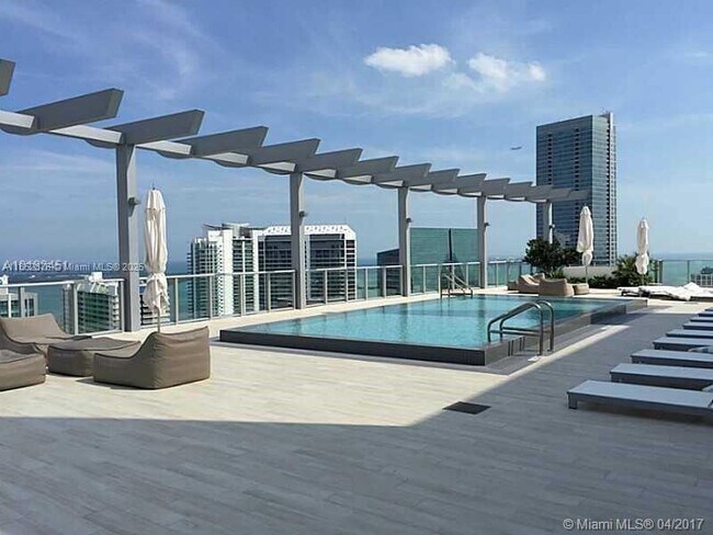 Building Photo - 1100S S Miami Ave