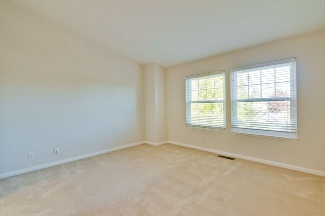 Building Photo - 4616 Hampton Falls Pl