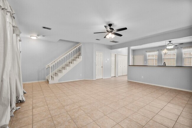 Building Photo - 2131 Kemah Village Dr