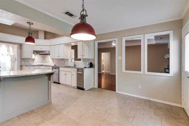 Building Photo - 7 Roaring Creek Ct